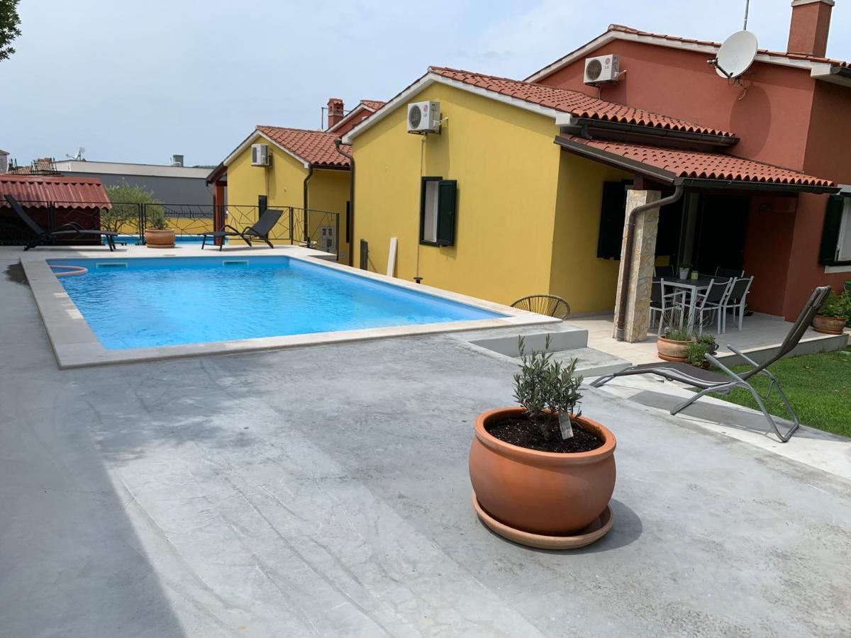 Kamenjak Volme, Cousy House With Pool Баньоле Екстер'єр фото